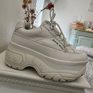 Naked Wolfe white sporty sneakers 💓